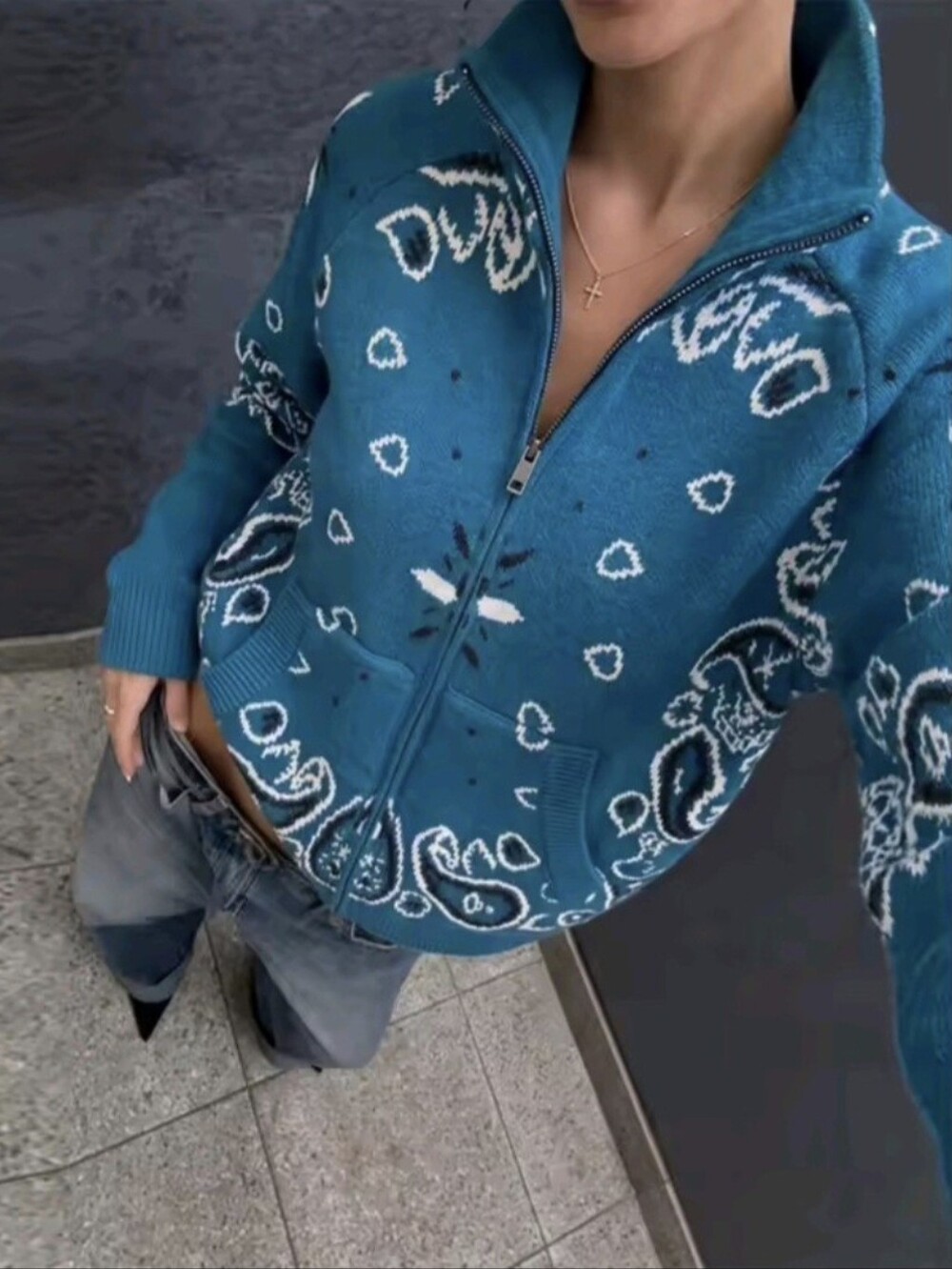 Casual Women's Jacquard Knit Cardigan Loose Stand Collar Zipper Long Sleeve Pock